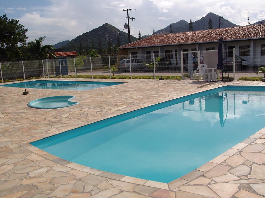 Kitinete Em Matinhos Com Piscina Villa Eksteriør bilde